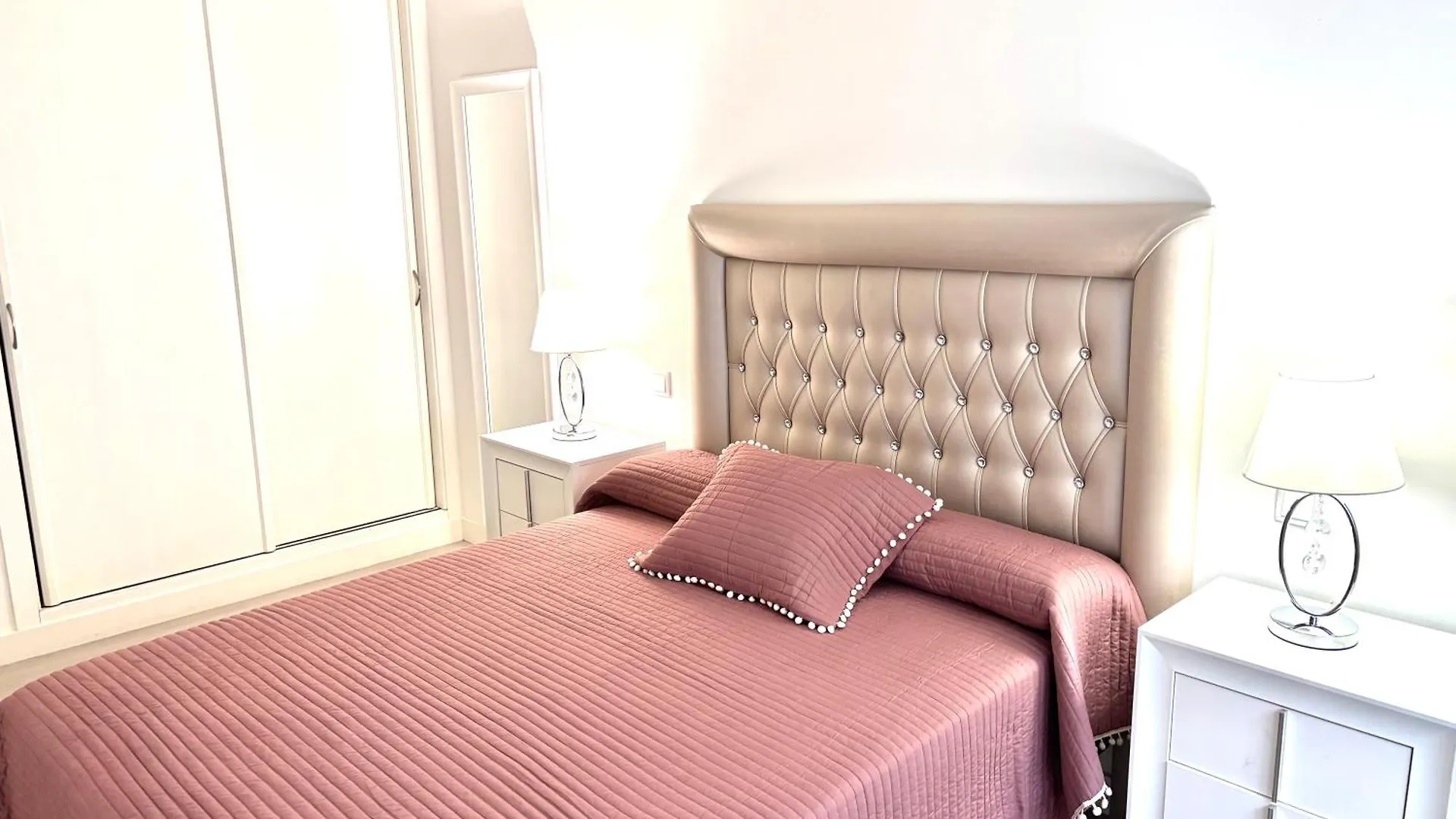 קורדובה Free Parking & Central & Near Train Station 0*,